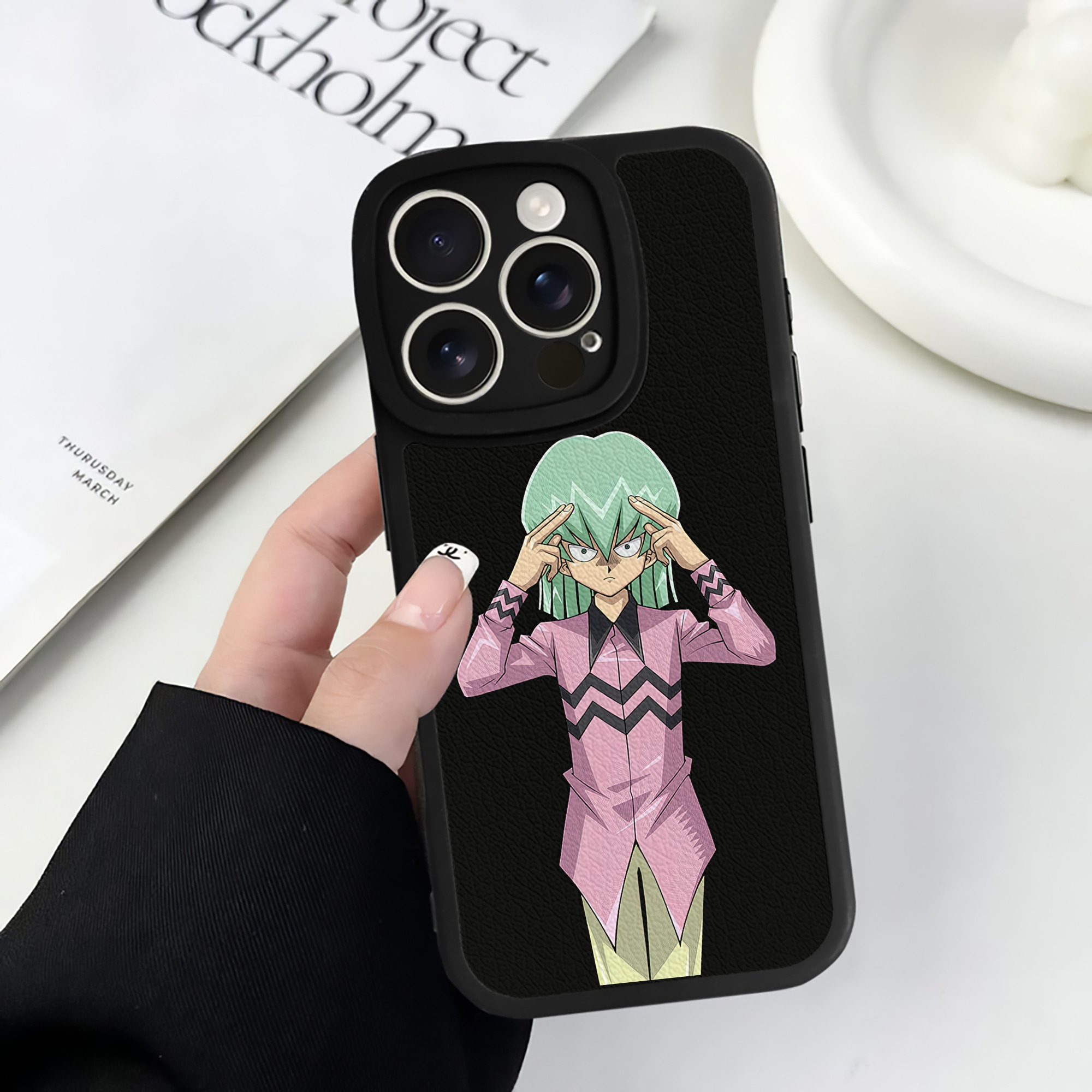 遊☆戯☆王 Yu-Gi-Oh! 【iPhone 16シリーズ対応】シリコンスマホケース（レザー調） 材質：シリコン